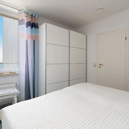 App 334 - Strandlage Lejlighed